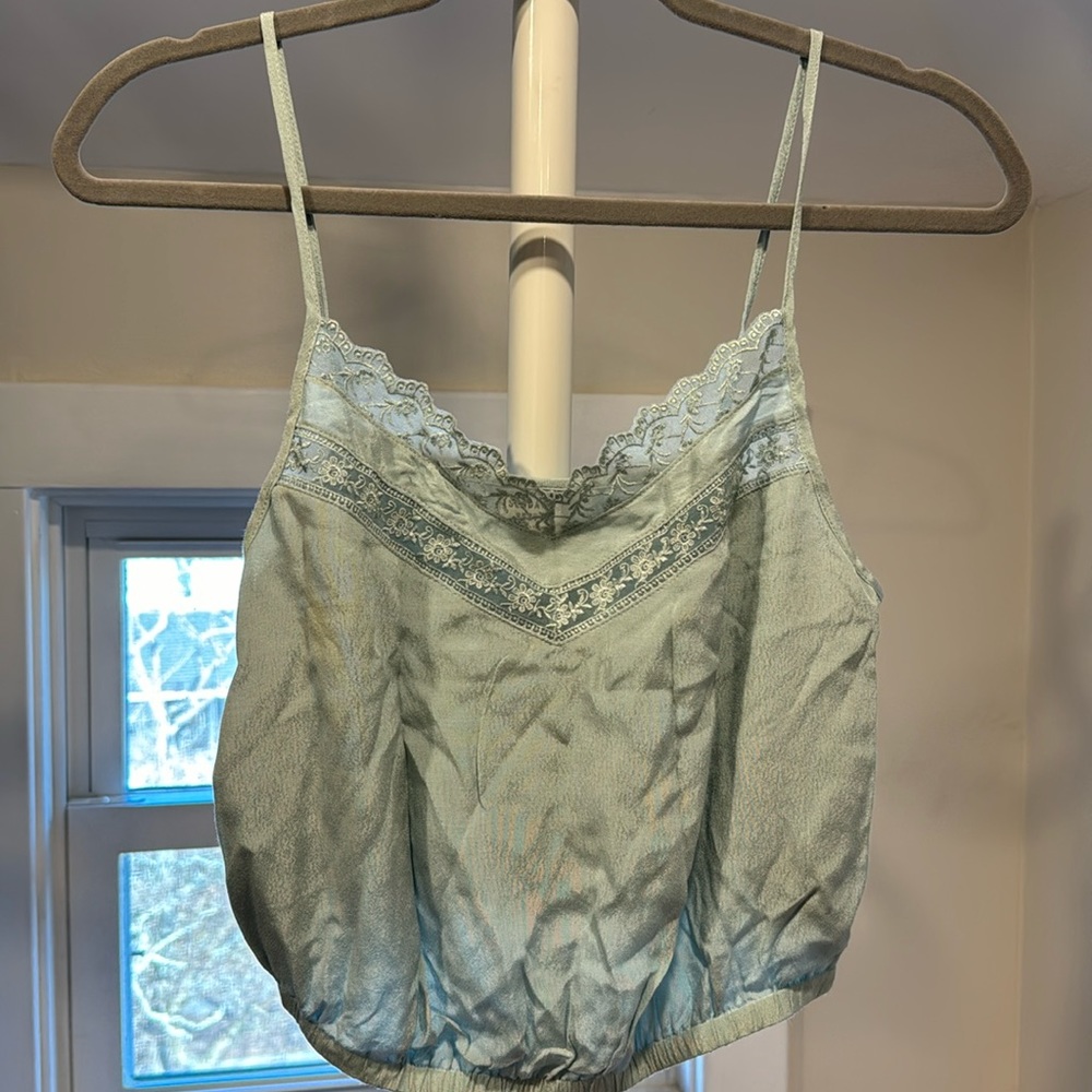 Aritzia Sunday best lightweight lace crop top, size small